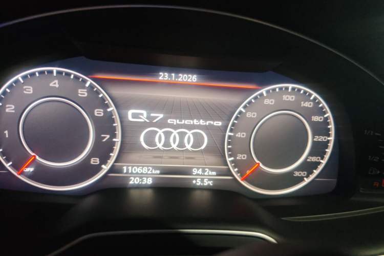 Used Audi Q7 2016 45 TFSI Technology Edition Odometer Close Up
