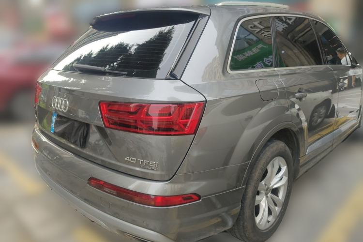 Used Audi Q7 2016 40 TFSI Comfort Model Rear Right 45 Deg