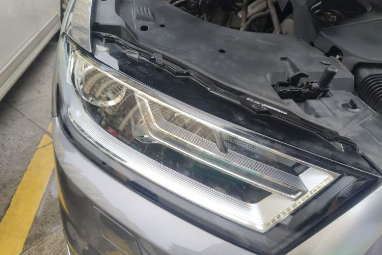 Used Audi Q7 2016 40 TFSI Comfort Model Right Front Headlight