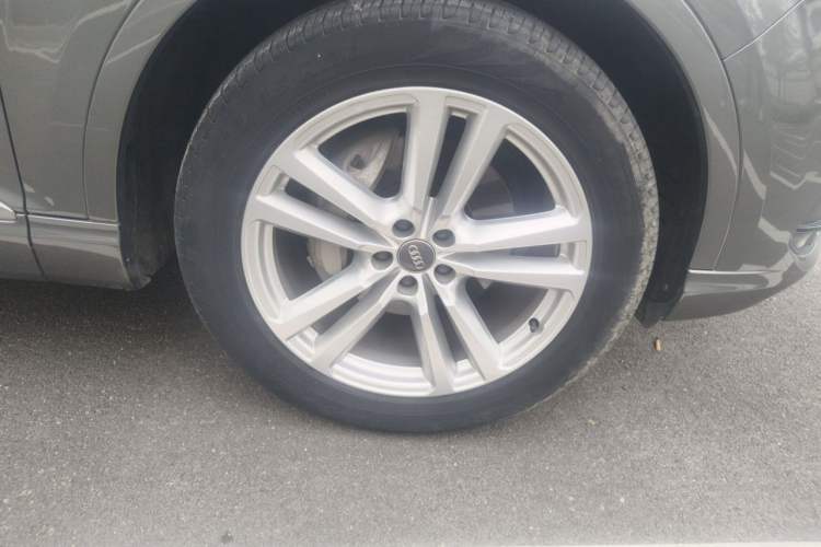 Used Audi Q7 2016 45 TFSI S line Prestige Edition Right Front Wheel Hub