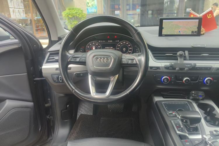 Used Audi Q7 2016 40 TFSI Comfort Model Steering Wheel