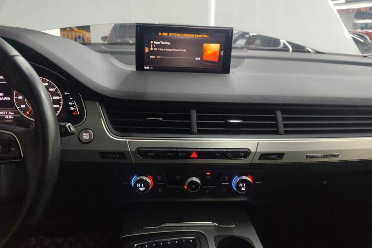 Used Audi Q7 2016 40 TFSI S line Sport Edition Audio And AC Panel