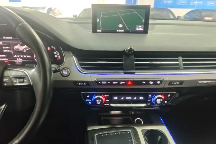 Used Audi Q7 2016 45 TFSI S line Sport Edition Audio And AC Panel
