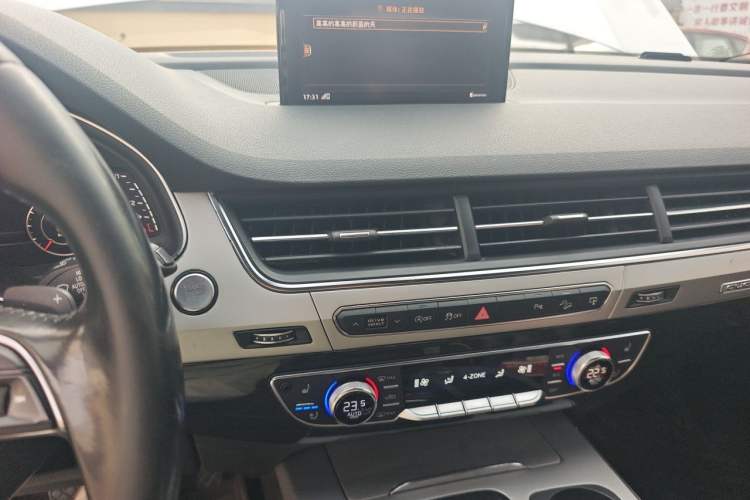 Used Audi Q7 2016 45 TFSI S line Sport Edition Audio And AC Panel