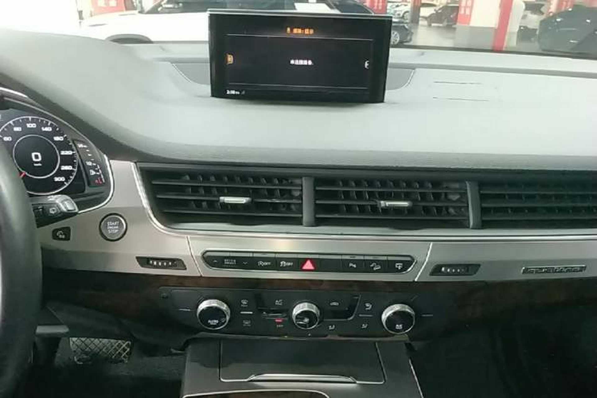 Used Audi Q7 2016 40 TFSI Comfort Model Audio And AC Panel