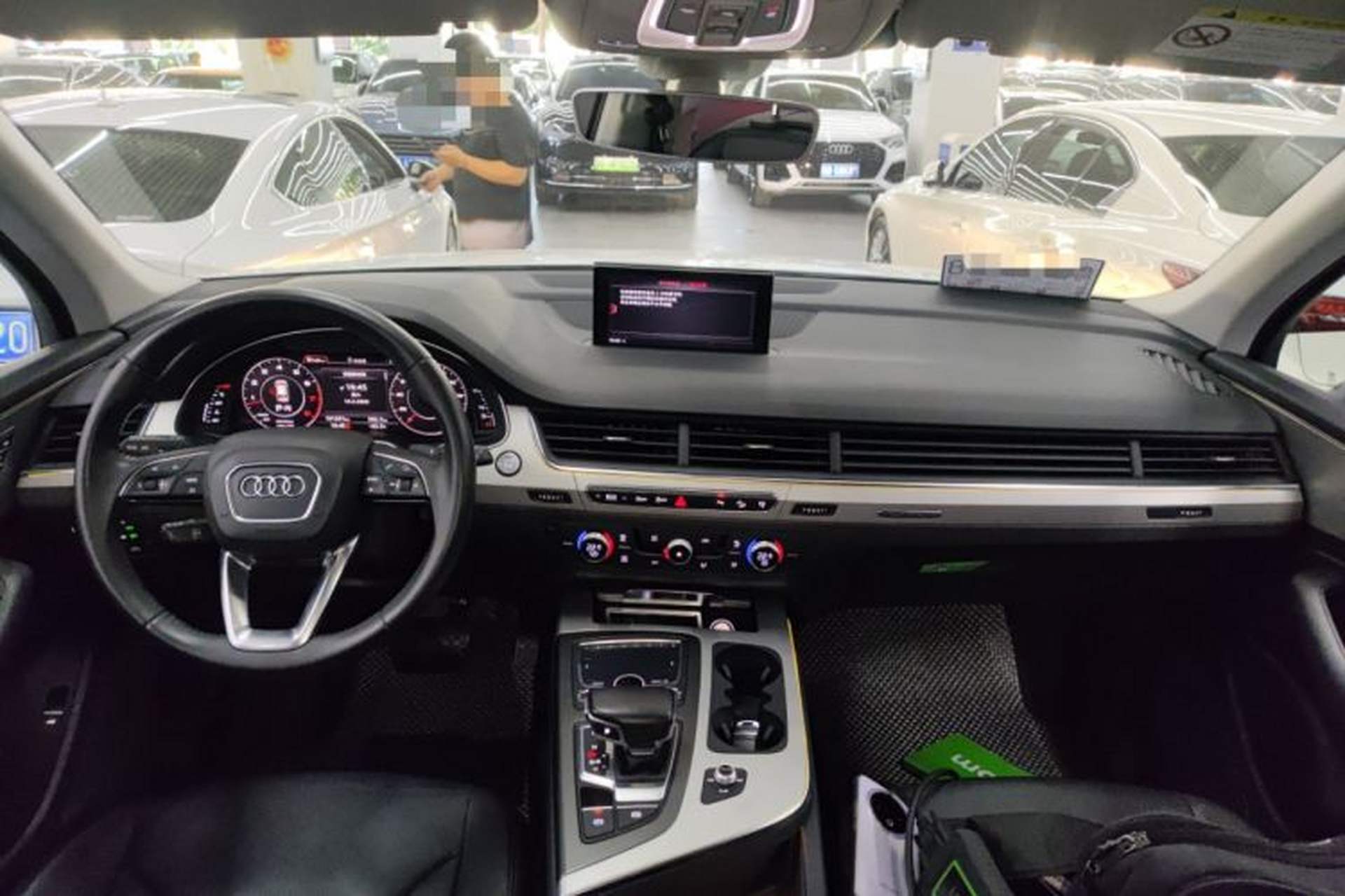 Used Audi Q7 2016 45 TFSI Technology Edition Center Console