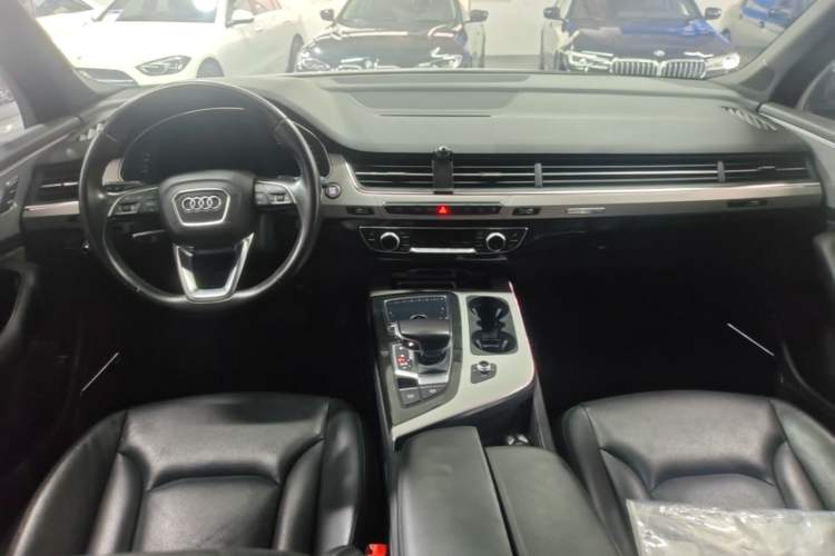 Used Audi Q7 2016 45 TFSI S line Sport Edition Center Console