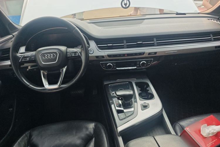 Used Audi Q7 2016 45 TFSI S line Sport Edition Center Console