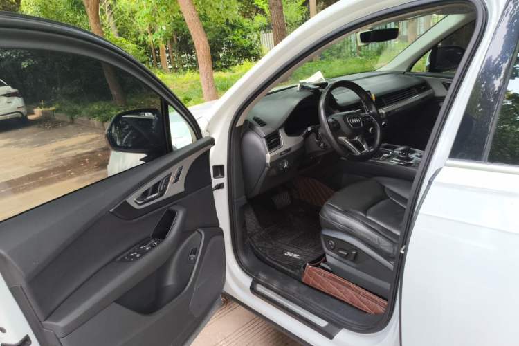 Used Audi Q7 2016 40 TFSI Comfort Model Driver Seat