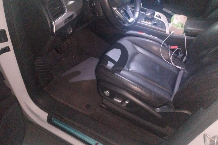 Used Audi Q7 2016 40 TFSI Comfort Model Driver Seat