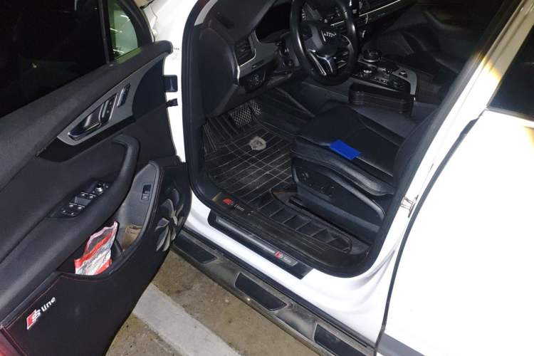 Used Audi Q7 2016 40 TFSI S line Sport Edition Driver Seat