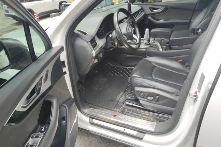 Used Audi Q7 2016 45 TFSI Technology Edition Driver Seat