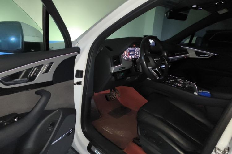 Used Audi Q7 2016 45 TFSI Technology Edition Driver Seat