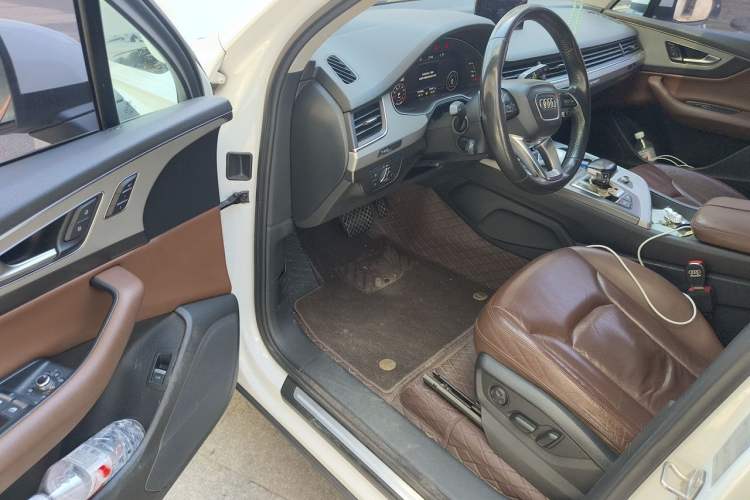 Used Audi Q7 2016 45 TFSI Technology Edition Driver Seat