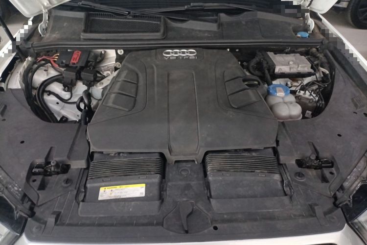 Used Audi Q7 2016 45 TFSI Technology Edition Engine Bay