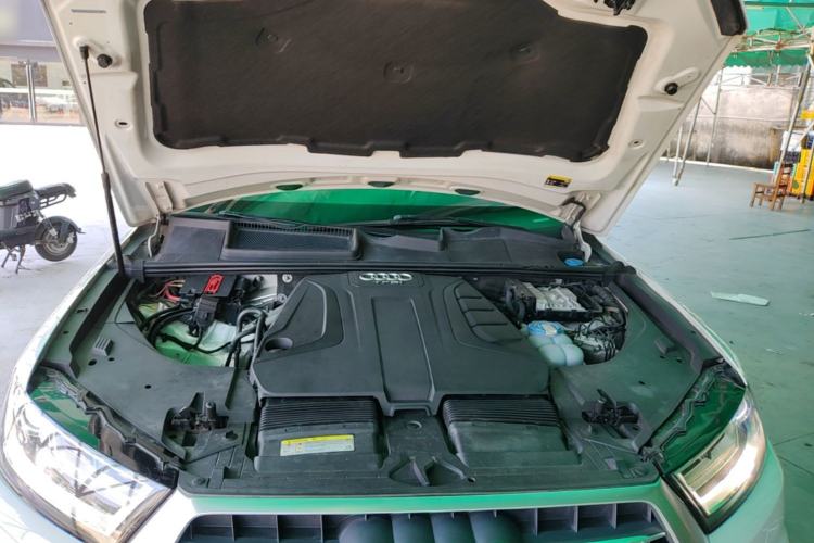 Used Audi Q7 2016 40 TFSI Comfort Model Engine Bay
