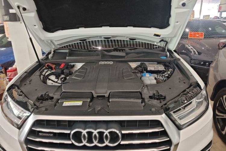 Used Audi Q7 2016 3.0 TFSI 7 seats parallel import Engine Bay