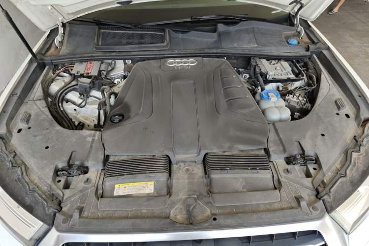 Used Audi Q7 2016 40 TFSI Comfort Model Engine Bay