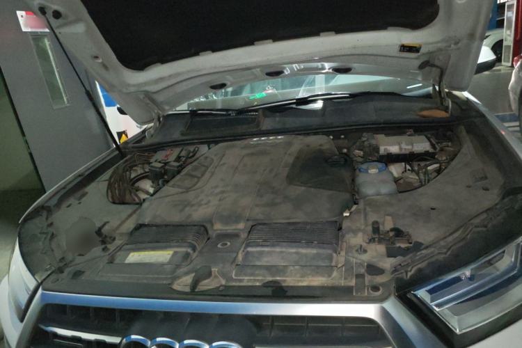 Used Audi Q7 2016 45 TFSI Technology Edition Engine Bay