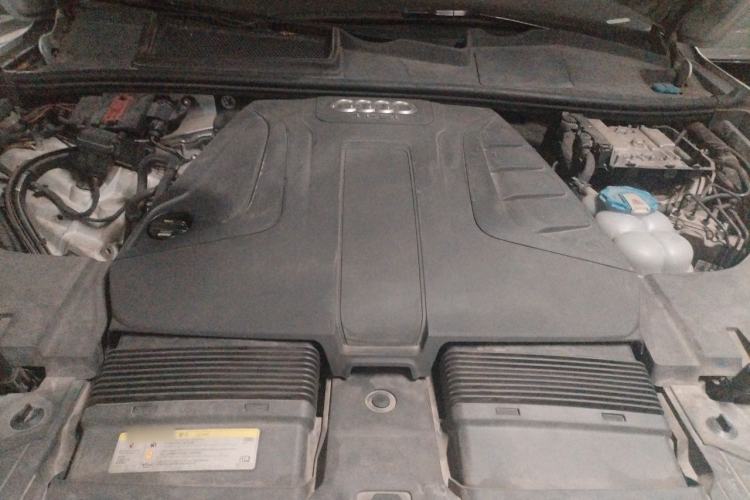 Used Audi Q7 2016 40 TFSI Comfort Model Engine Bay