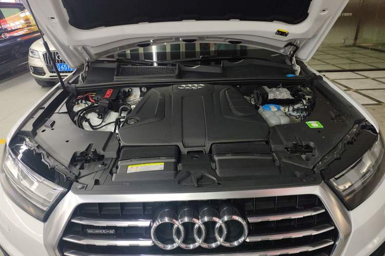 Used Audi Q7 2016 40 TFSI S line Sport Edition Engine Bay