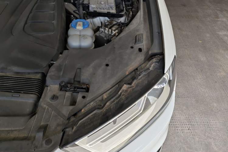Used Audi Q7 2016 40 TFSI Comfort Model Engine Bay Left