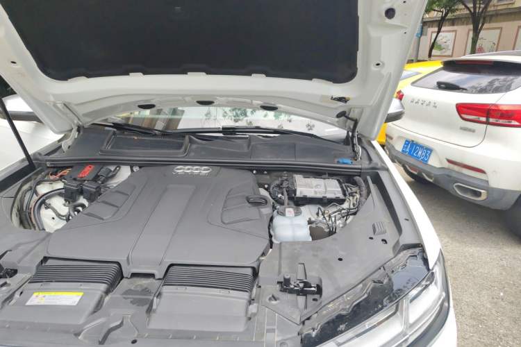 Used Audi Q7 2016 45 TFSI Technology Edition Engine Bay Left
