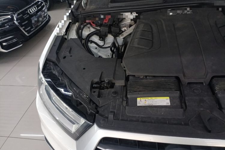 Used Audi Q7 2016 45 TFSI Technology Edition Engine Bay Right