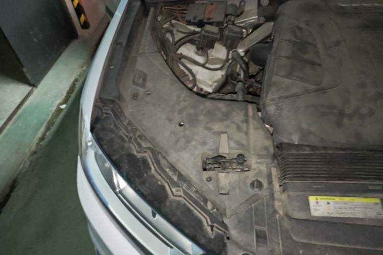 Used Audi Q7 2016 45 TFSI Technology Edition Engine Bay Right