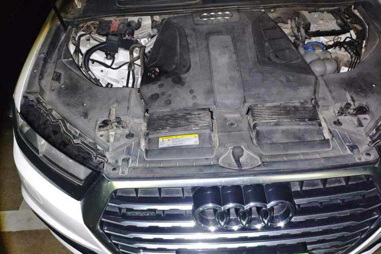 Used Audi Q7 2016 40 TFSI S line Sport Edition Engine Bay Right