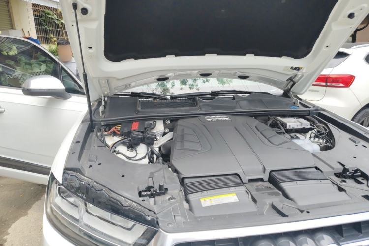 Used Audi Q7 2016 45 TFSI Technology Edition Engine Bay Right
