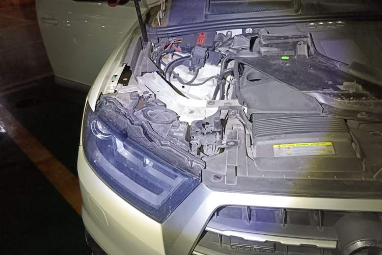 Used Audi Q7 2016 40 TFSI 7 seats Engine Bay Right