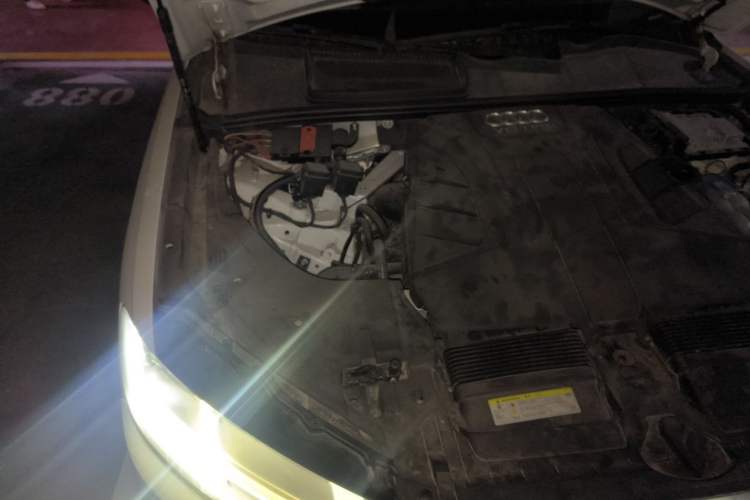 Used Audi Q7 2016 45 TFSI Technology Edition Engine Bay Right