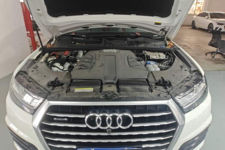 Used Audi Q7 2016 45 TFSI S line Sport Edition Engine Bay