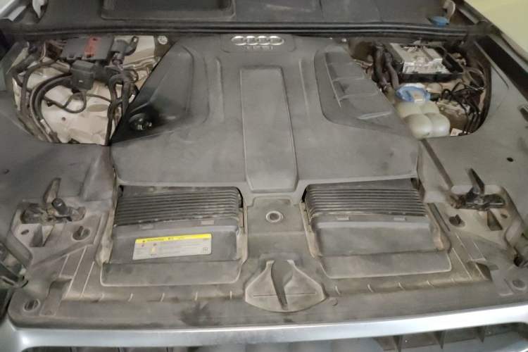 Used Audi Q7 2016 40 TFSI Comfort Model Engine Bay