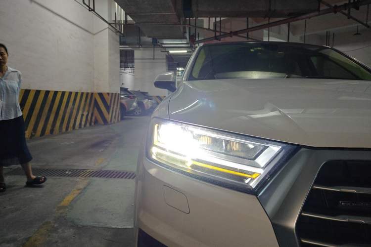 Used Audi Q7 2016 40 TFSI Comfort Model Exterior 6
