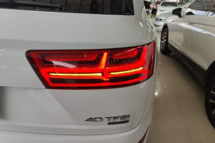 Used Audi Q7 2016 40 TFSI Comfort Model Exterior 6