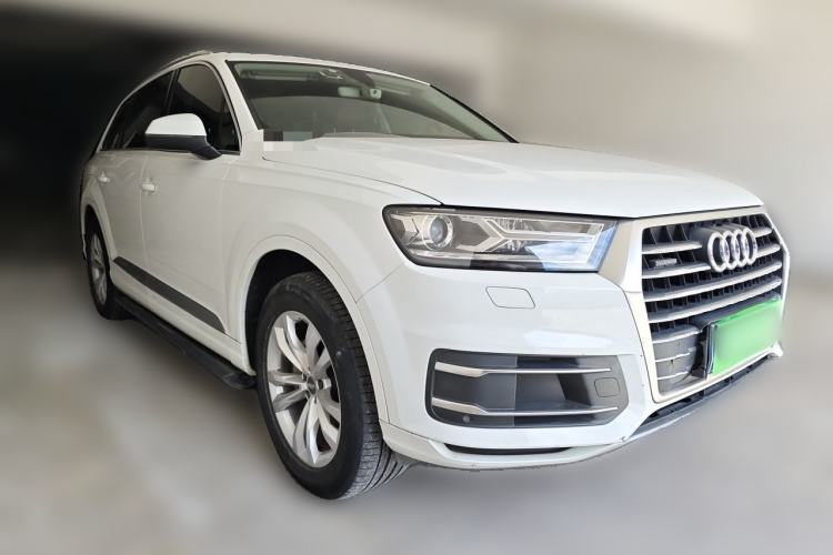 Used Audi Q7 2016 40 TFSI Comfort Model Front Right 45 Deg