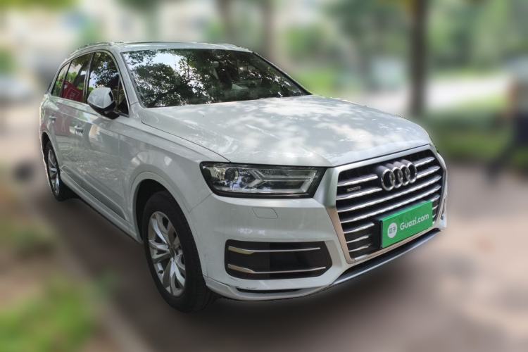 Used Audi Q7 2016 40 TFSI Comfort Model Front Right 45 Deg