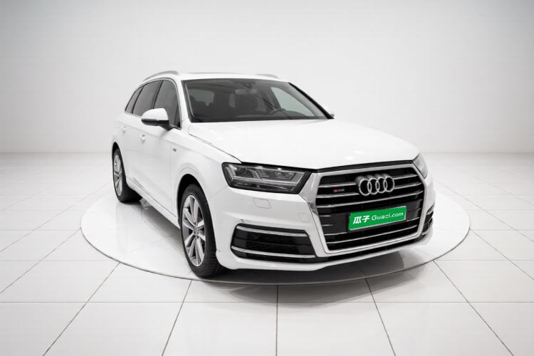 Used Audi Q7 2016 40 TFSI S line Sport Edition Front Right 45 Deg