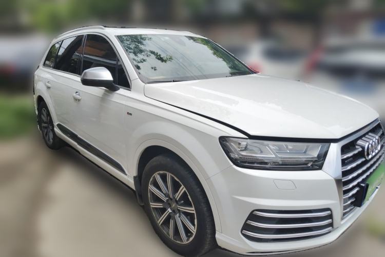 Used Audi Q7 2016 45 TFSI Technology Edition Front Right 45 Deg