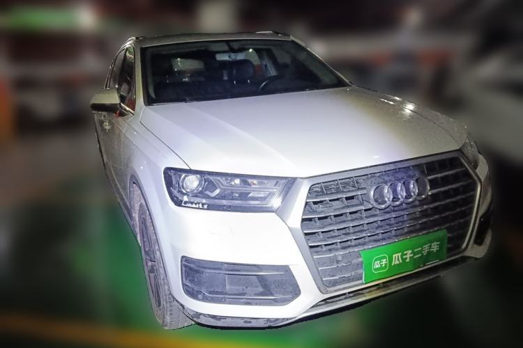 Used Audi Q7 2016 40 TFSI 7 seats Front Right 45 Deg