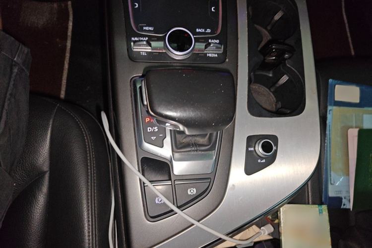 Used Audi Q7 2016 40 TFSI Comfort Model Gear Lever