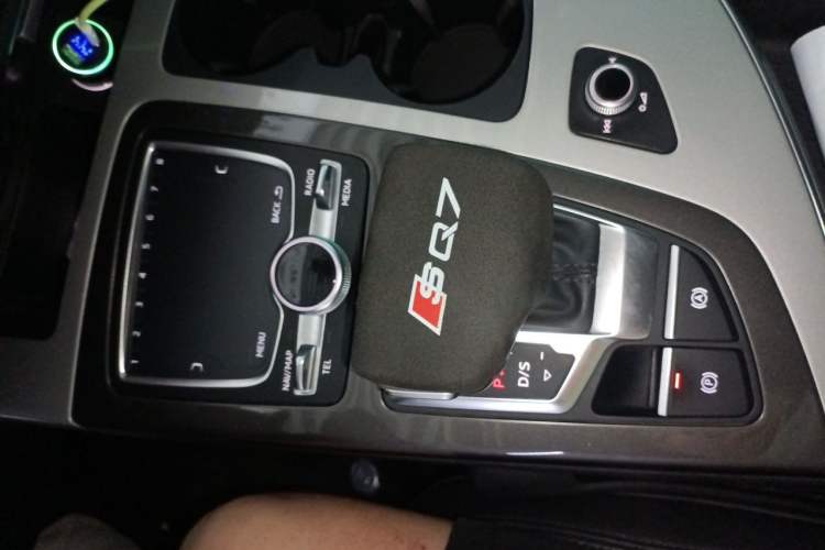 Used Audi Q7 2016 45 TFSI Technology Edition Gear Lever