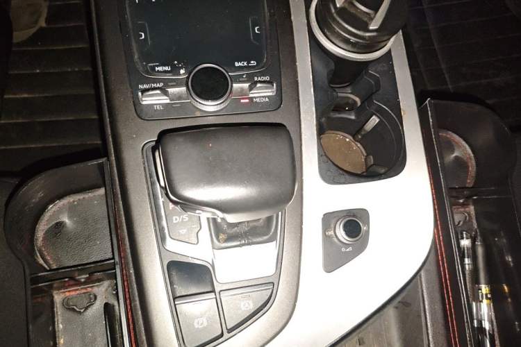 Used Audi Q7 2016 40 TFSI S line Sport Edition Gear Lever