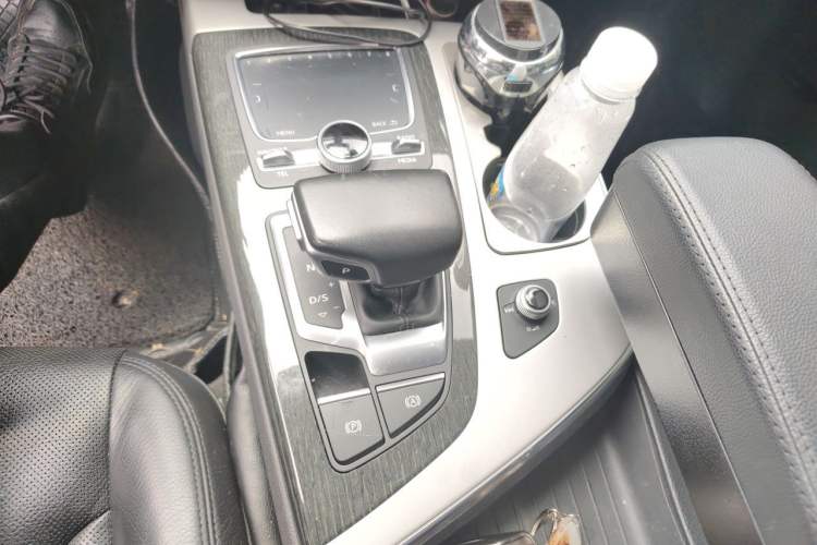 Used Audi Q7 2016 45 TFSI Technology Edition Gear Lever