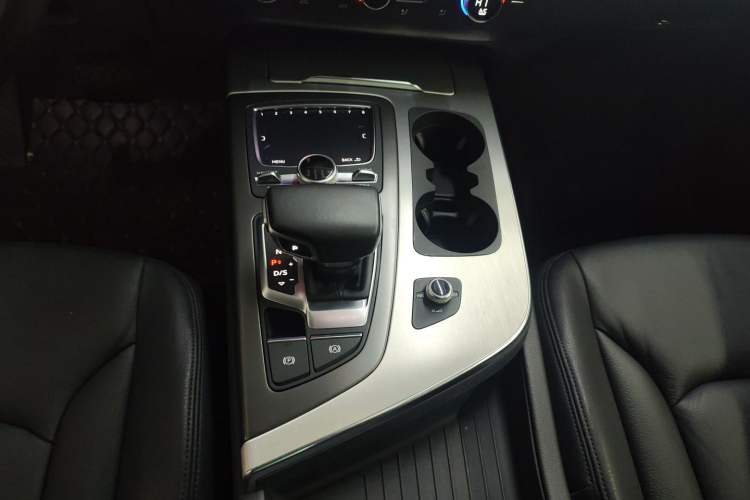 Used Audi Q7 2016 40 TFSI S line Sport Edition Gear Lever