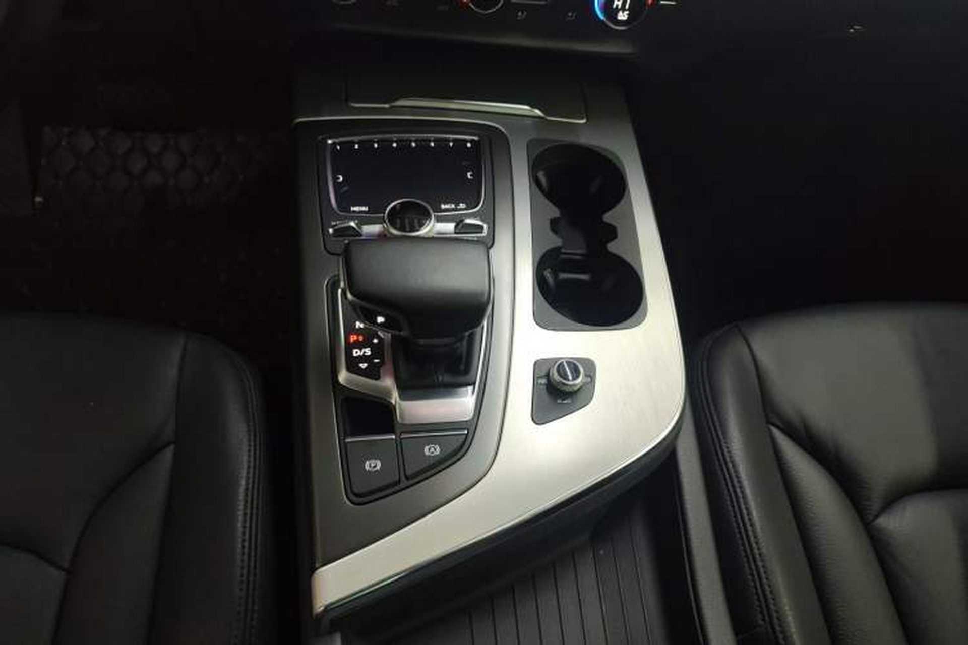 Used Audi Q7 2016 40 TFSI S line Sport Edition Gear Lever