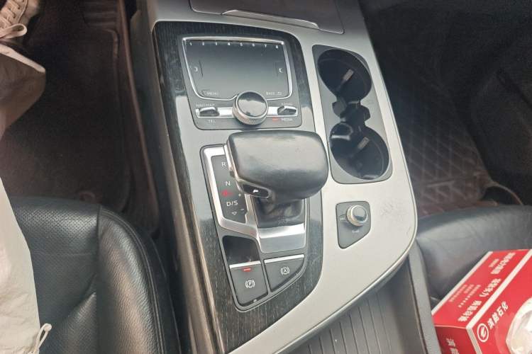 Used Audi Q7 2016 45 TFSI S line Sport Edition Gear Lever