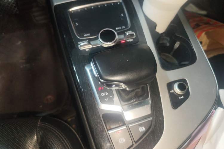 Used Audi Q7 2016 45 TFSI S line Sport Edition Gear Lever
